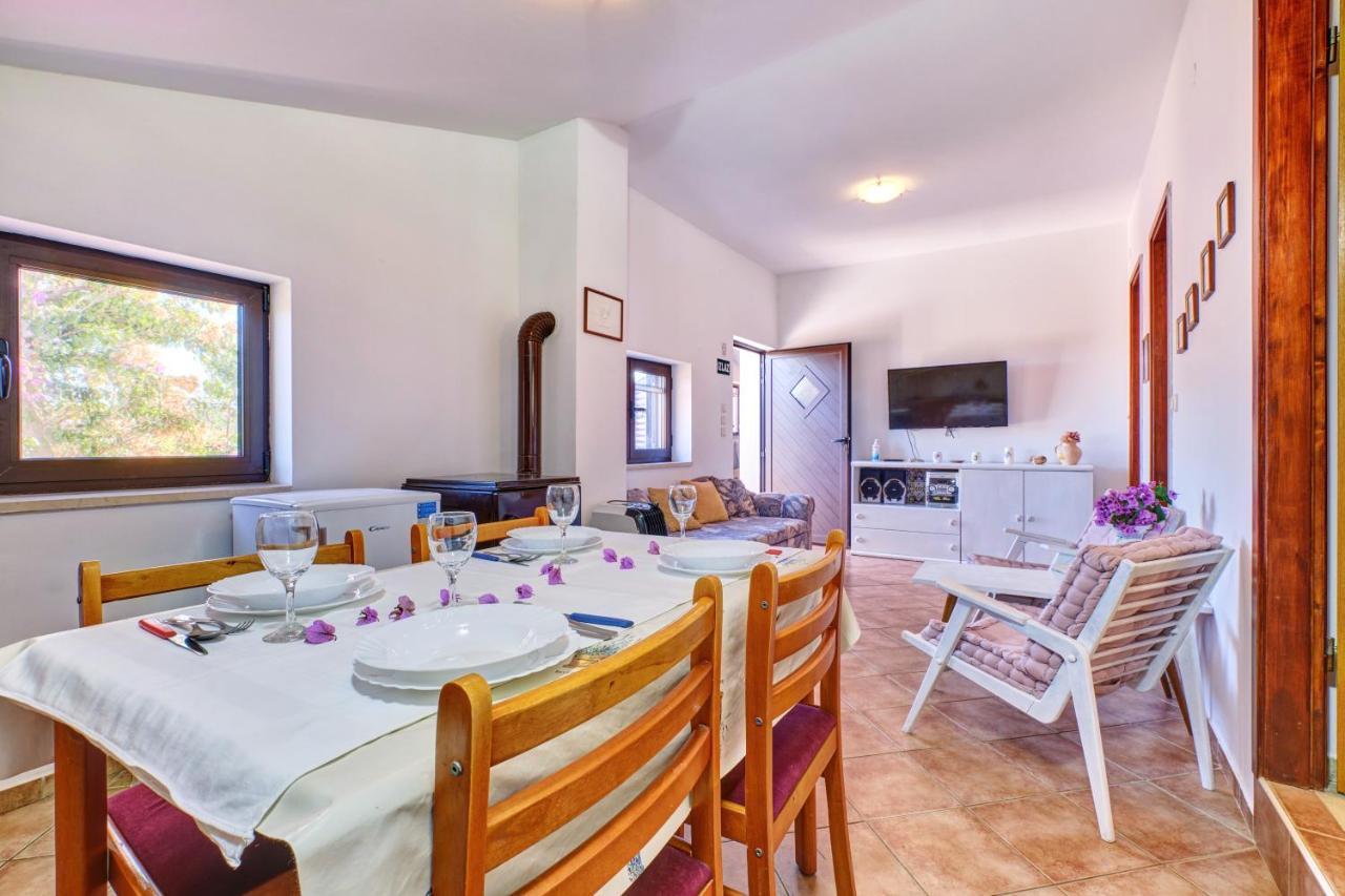 Eco Secluded Apartments Zabodarski Čunski Eksteriør bilde