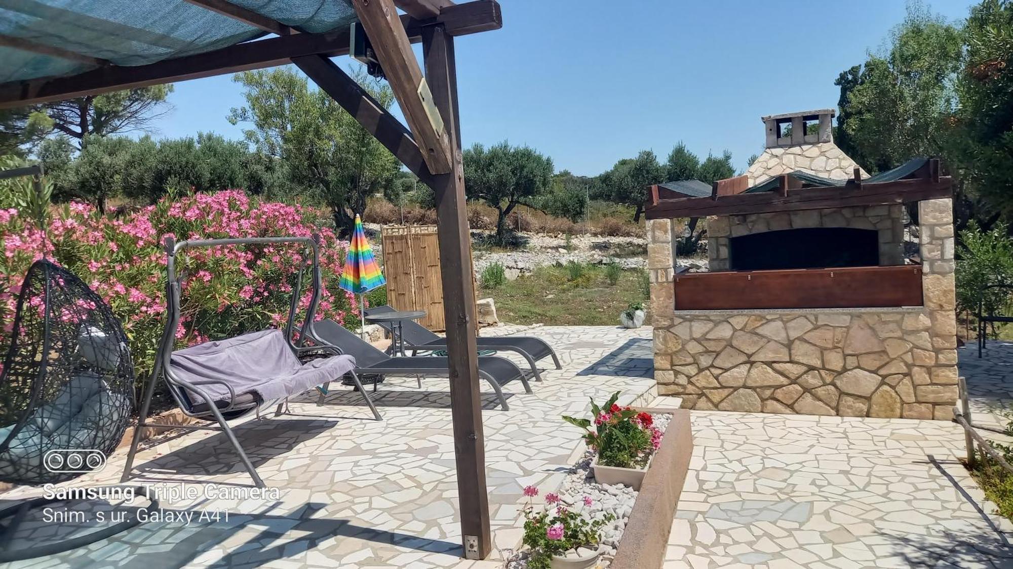 Eco Secluded Apartments Zabodarski Čunski Eksteriør bilde